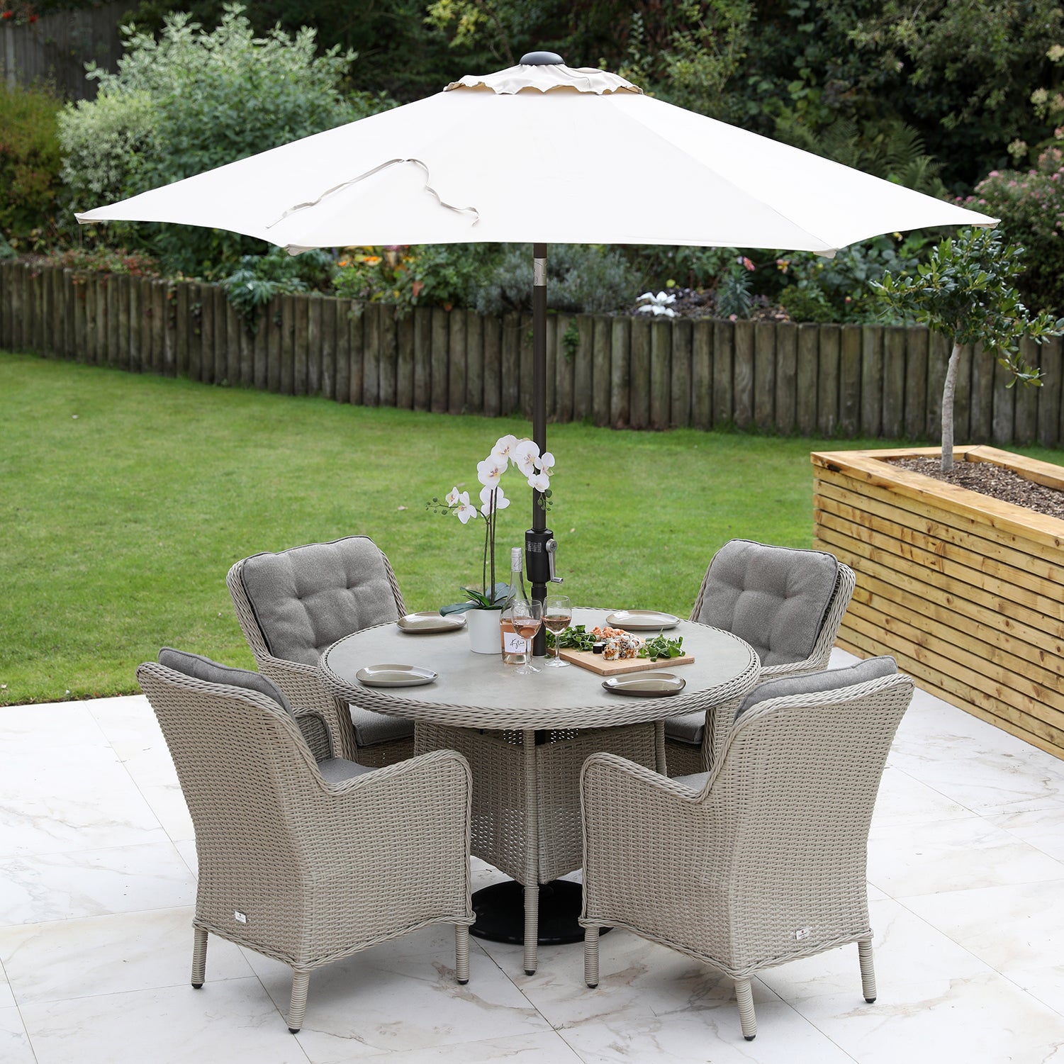 Cassano 4 Seat 120cm Round Dining Set with 2.5m Deluxe Crank Parasol