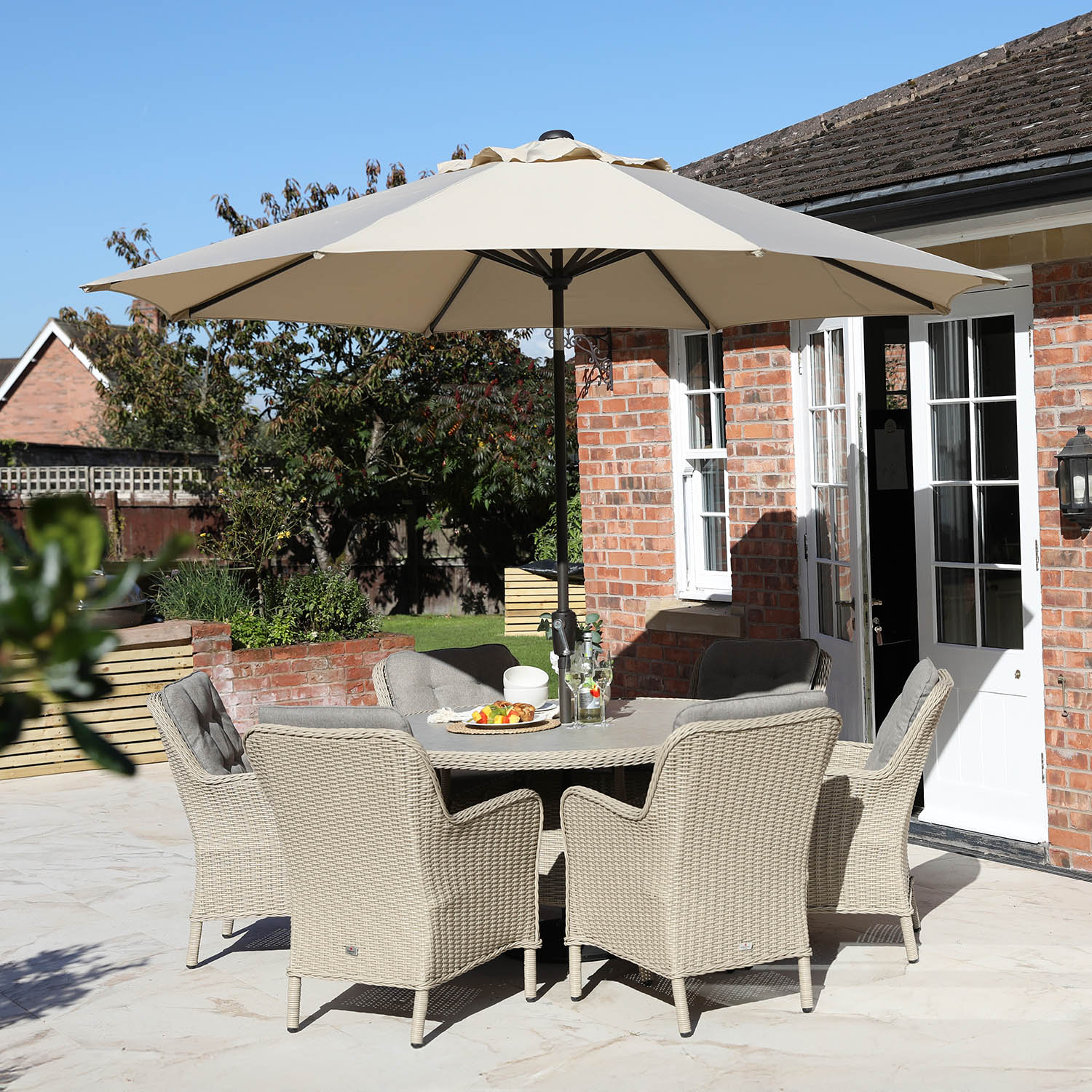 Cassano 6 Seat 140cm Round Dining Set with 3.0m Deluxe Crank Parasol