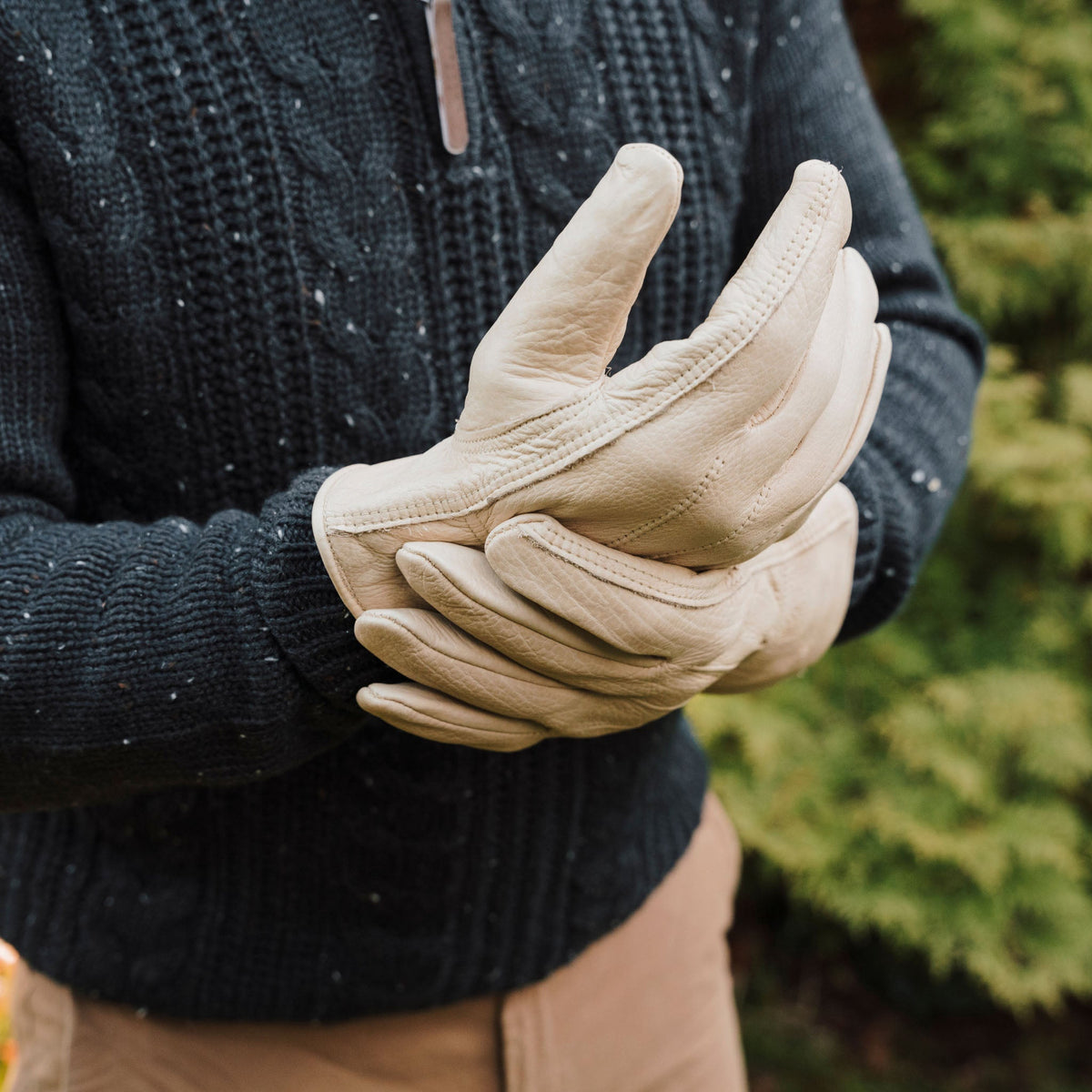 Kent & Stowe Luxury Leather Water Resistant Gloves in use