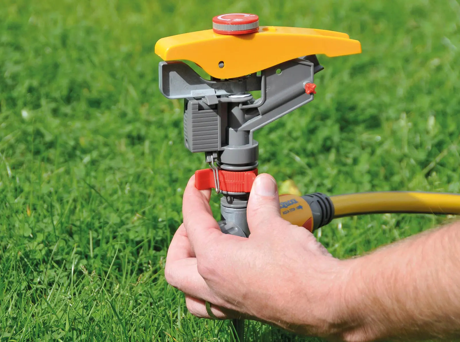Hozelock Pulsating Sprinkler 490 sq m
