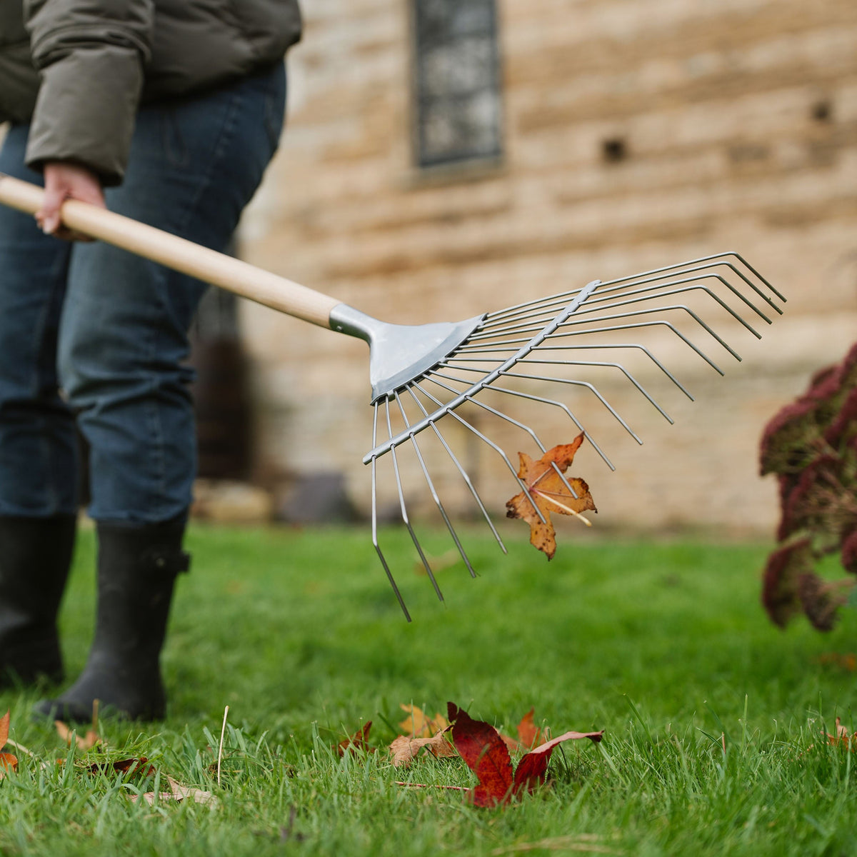 Kent & Stowe Stainless Steel Lawn & Leaf Rake head detail