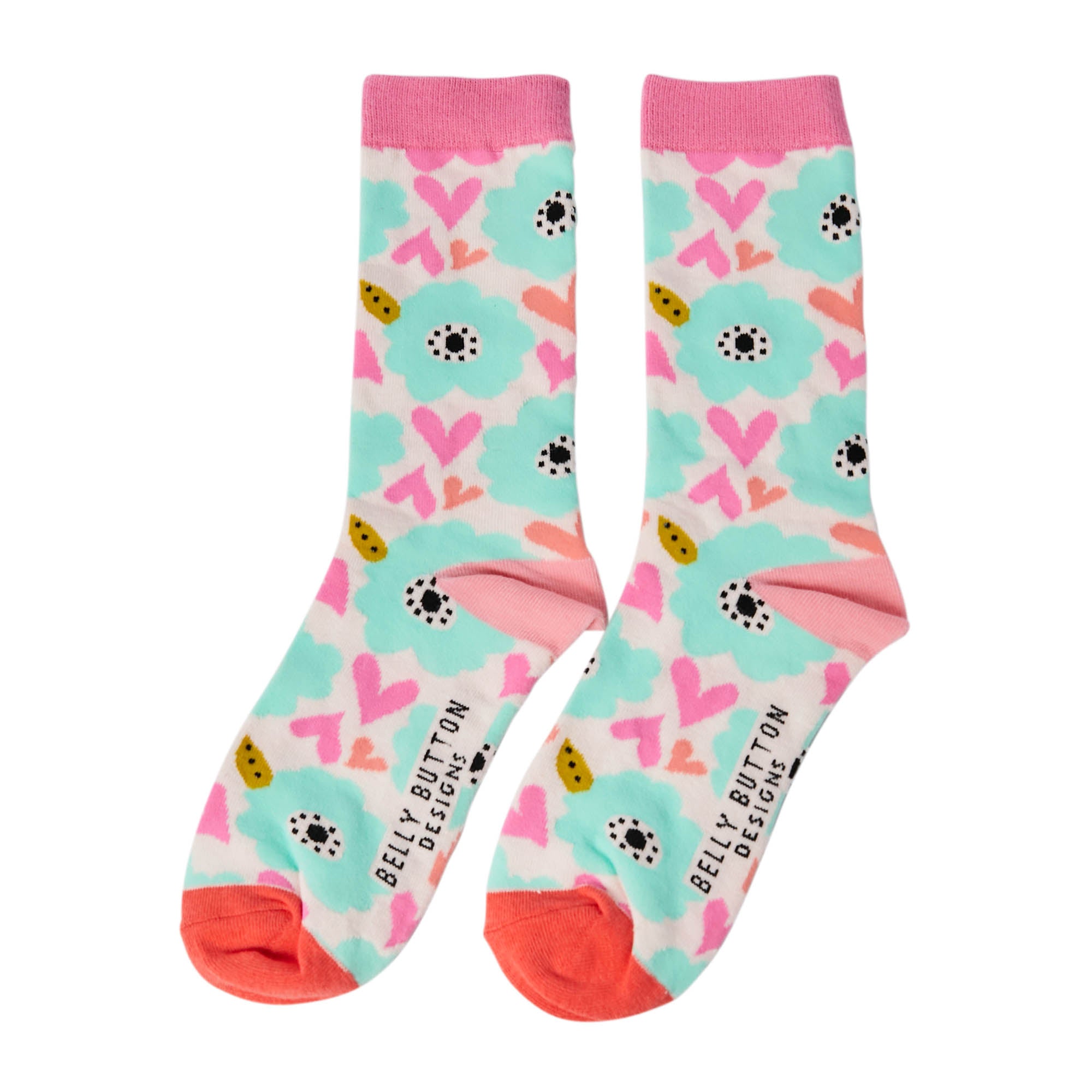 Bamboo socks with hearts and flowers design