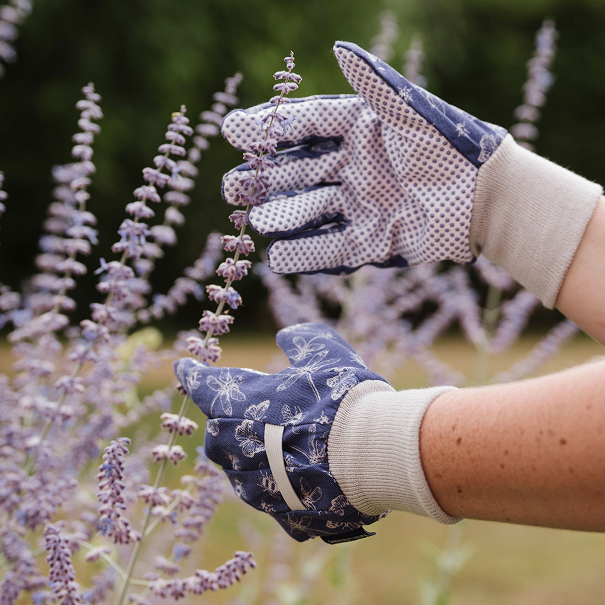 Kent & Stowe Flutterbugs Print Cotton Gloves lifestyle