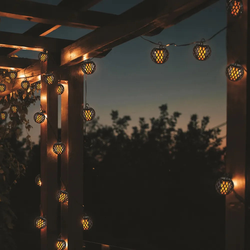 Set of 10 Solar hanging lantern with flickering bulb