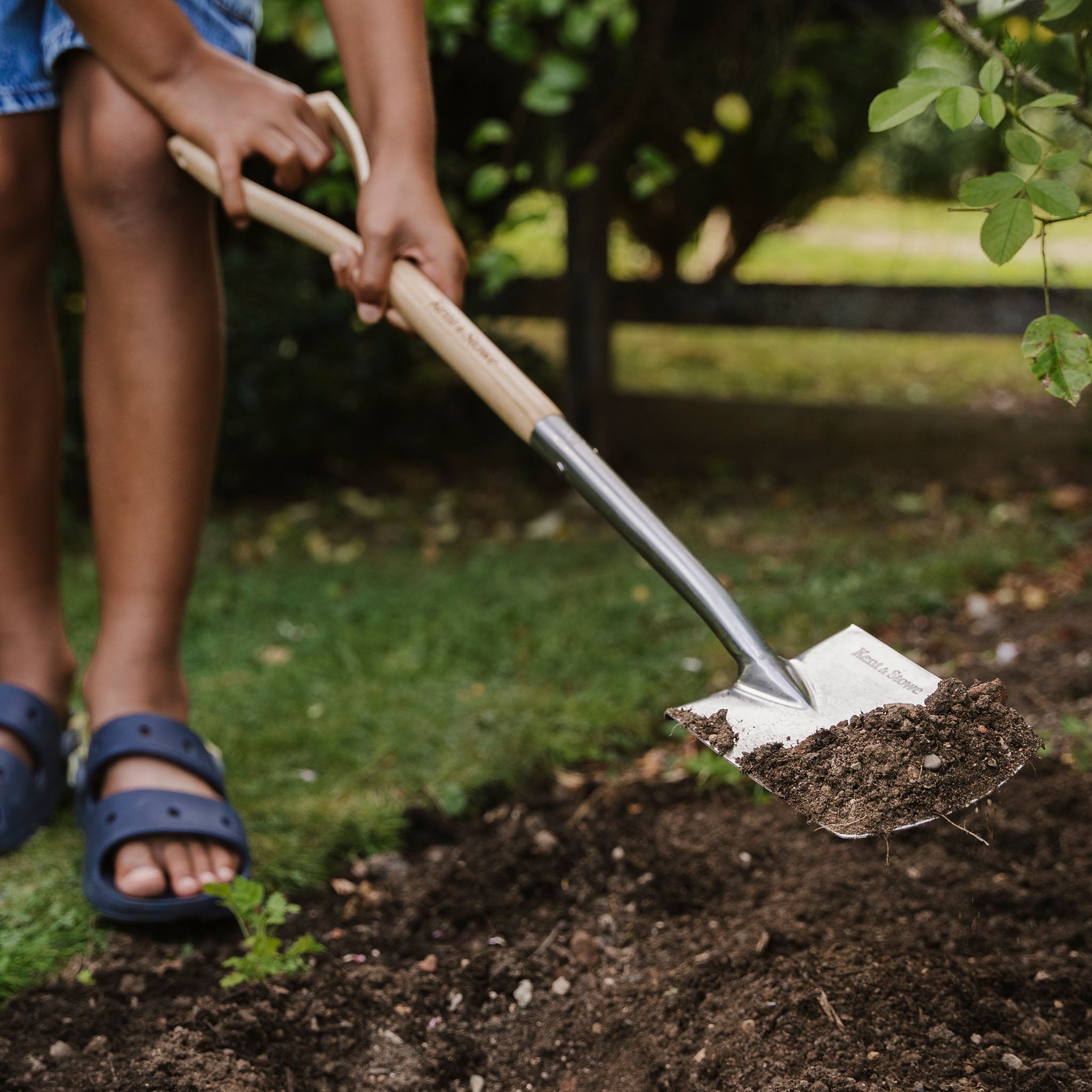Kent & Stowe Kids Digging Spade detail