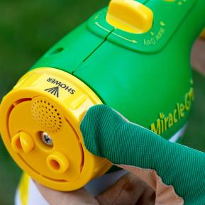 Miracle-Gro Feeder attached to hose